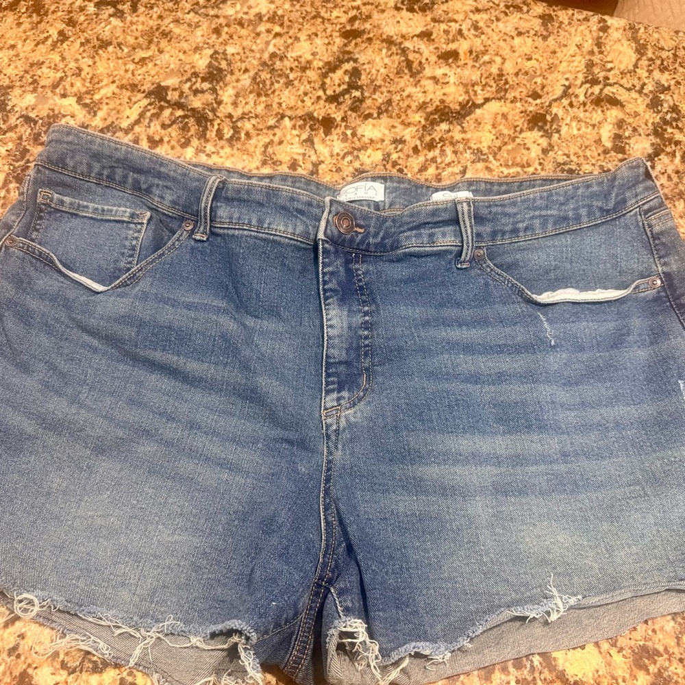 Sofia by Sofia Vergara Blue Distressed stretch Jean Shorts Never Worn!